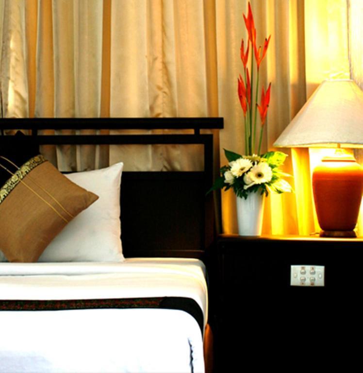 Thapaeplacehotel Chiang Mai Habitación foto